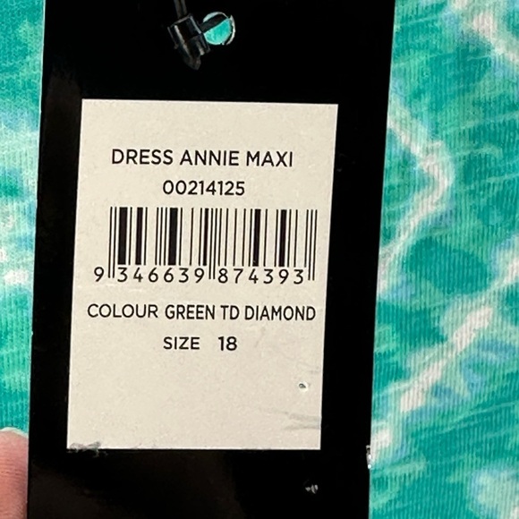 Avenue Sleeveless Tiered Diamond Print Annie Maxi Dress - Green - size 18 - Picture 10 of 12
